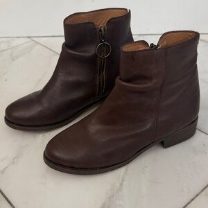 Beek Quail women’s 7.5 brown leather zip up 1.5” heel ankle boots designer